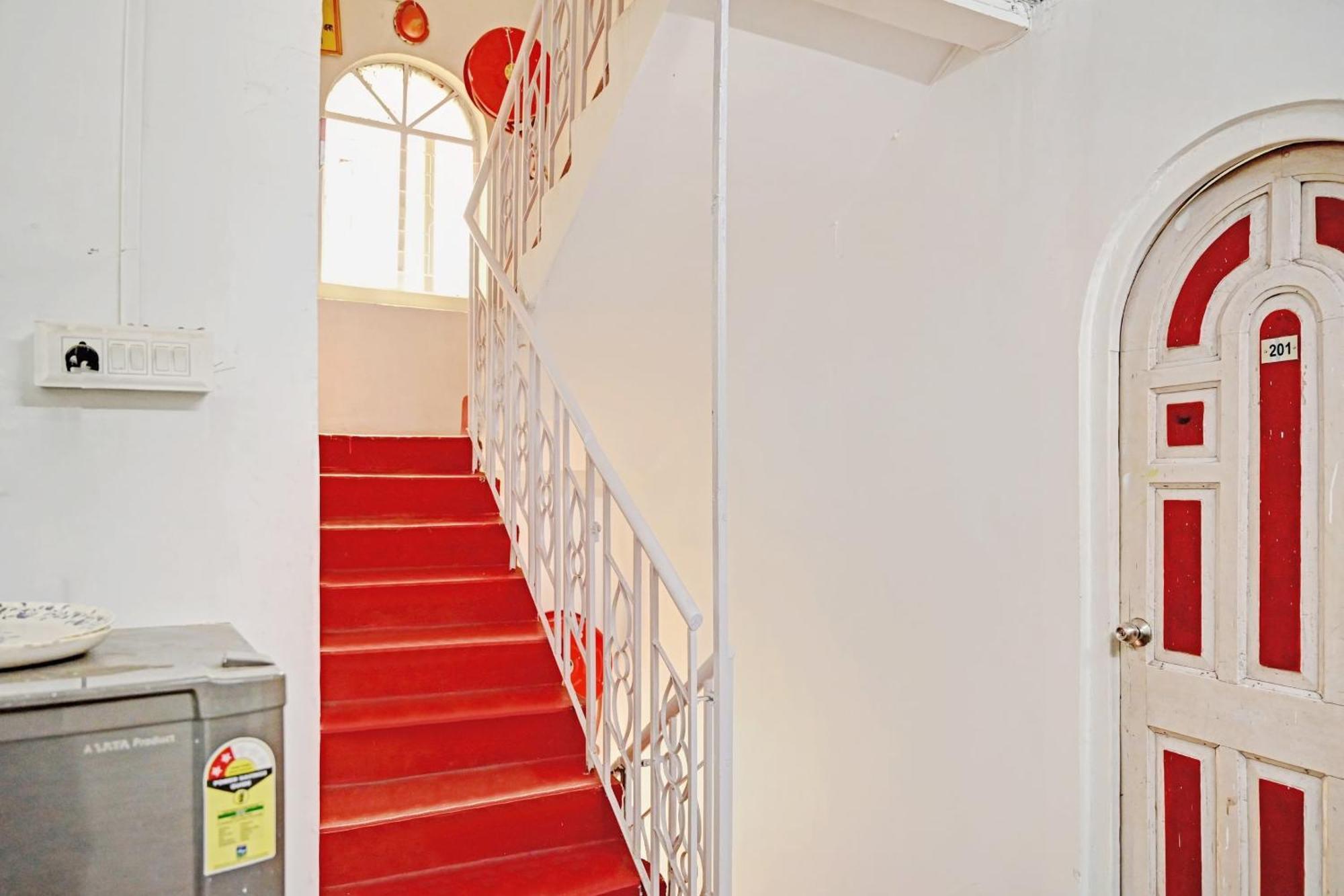Hotel O Om Shanti Inn Kalkuta Zewnętrze zdjęcie