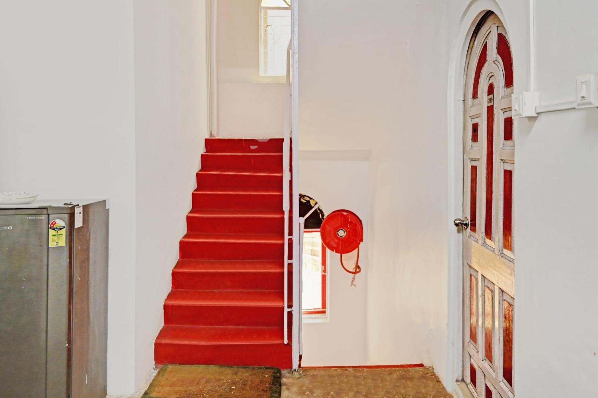Hotel O Om Shanti Inn Kalkuta Zewnętrze zdjęcie